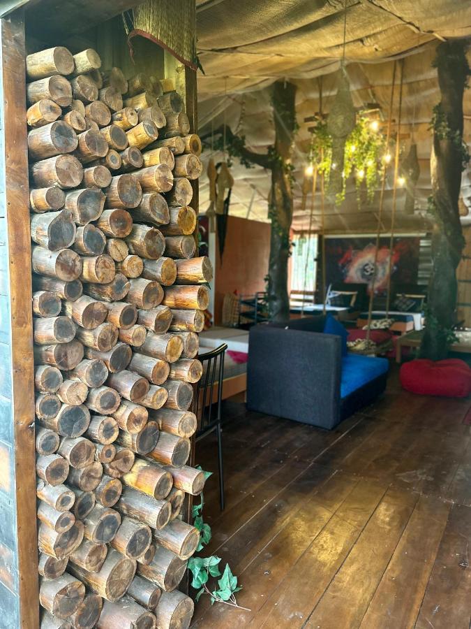 A Lounge Hostel And Cafe Елла Екстер'єр фото
