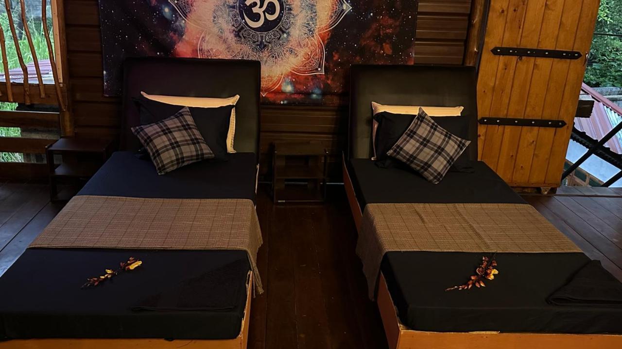 A Lounge Hostel And Cafe Елла Екстер'єр фото