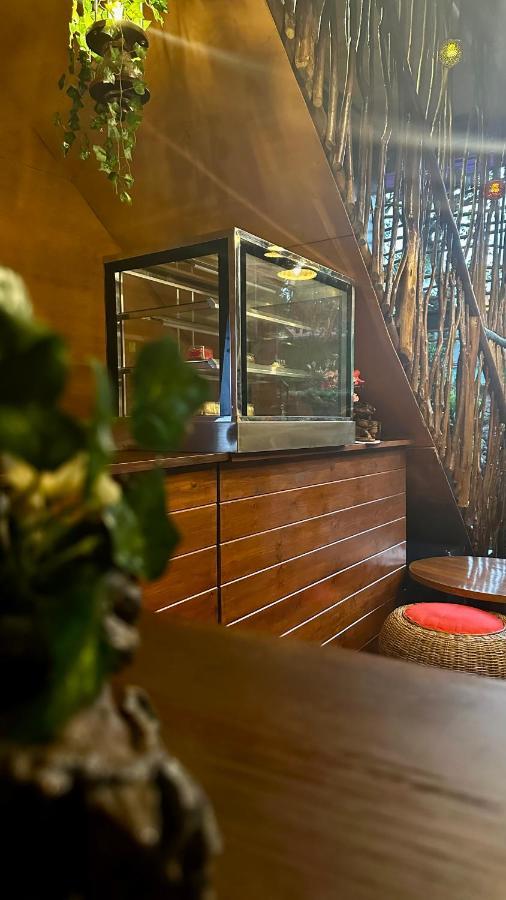 A Lounge Hostel And Cafe Елла Екстер'єр фото
