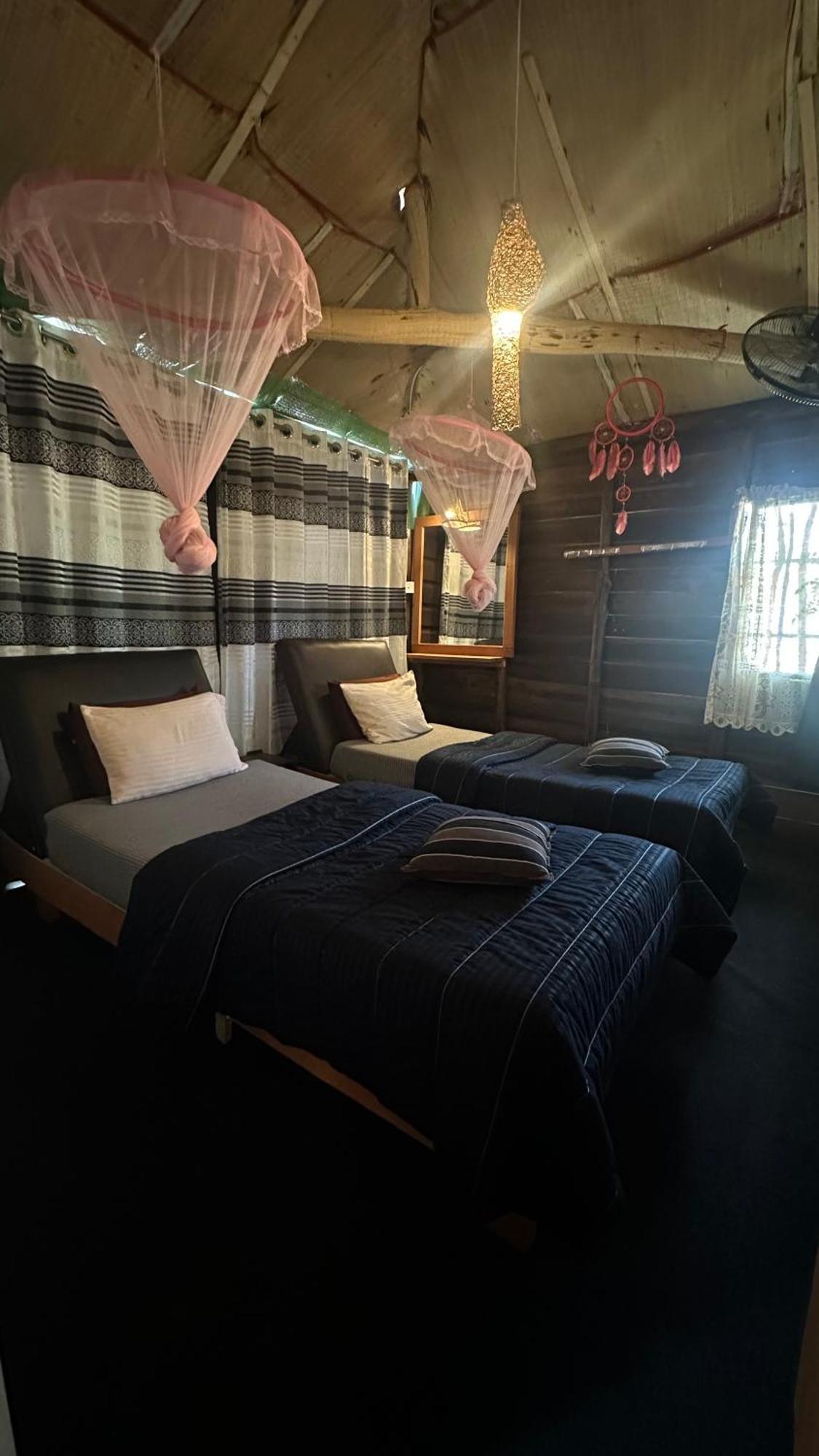 A Lounge Hostel And Cafe Елла Екстер'єр фото