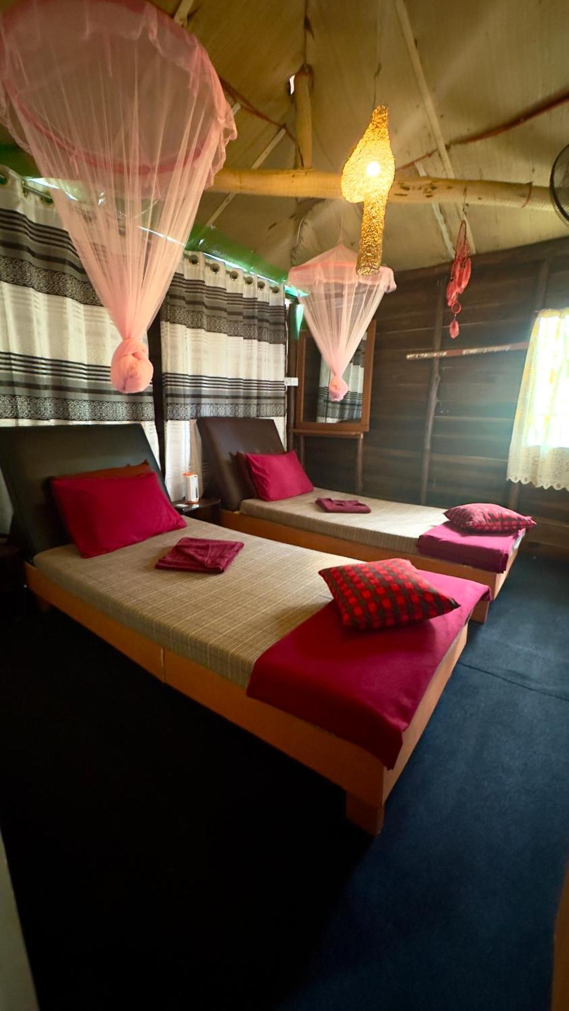 A Lounge Hostel And Cafe Елла Екстер'єр фото