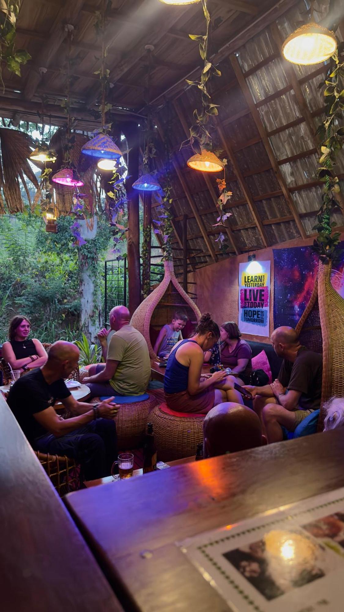 A Lounge Hostel And Cafe Елла Екстер'єр фото