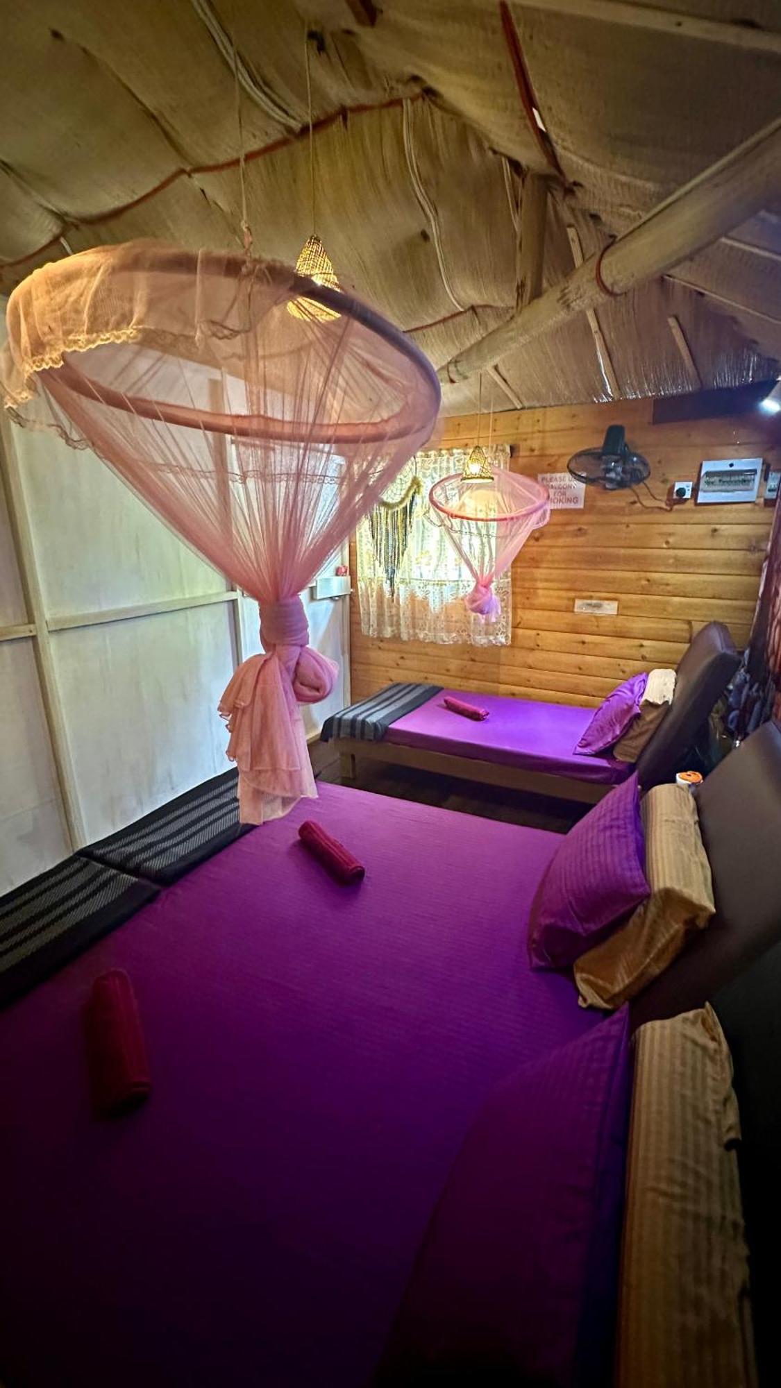 A Lounge Hostel And Cafe Елла Екстер'єр фото