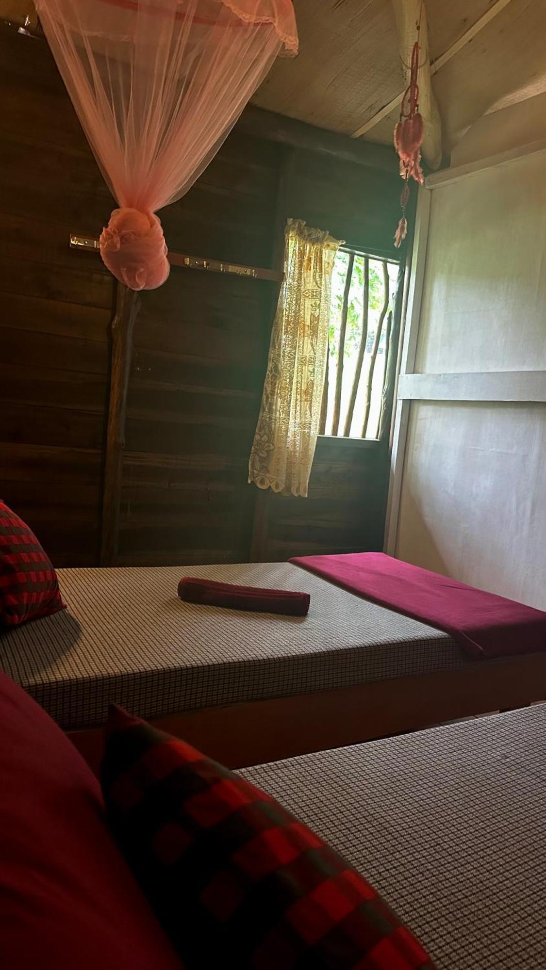 A Lounge Hostel And Cafe Елла Екстер'єр фото